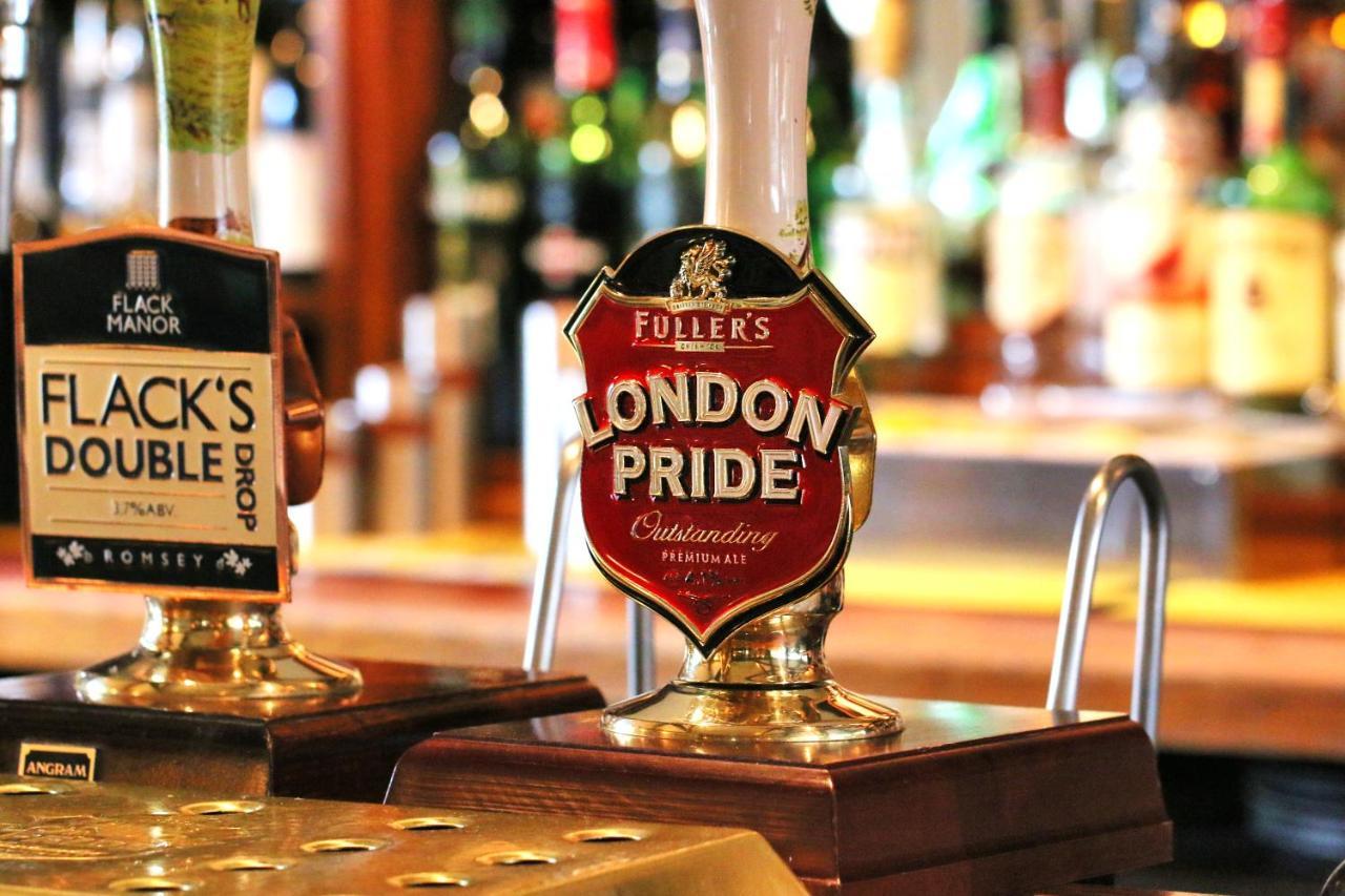 Cromwell Arms Country Pub With Rooms Romsey Exterior foto